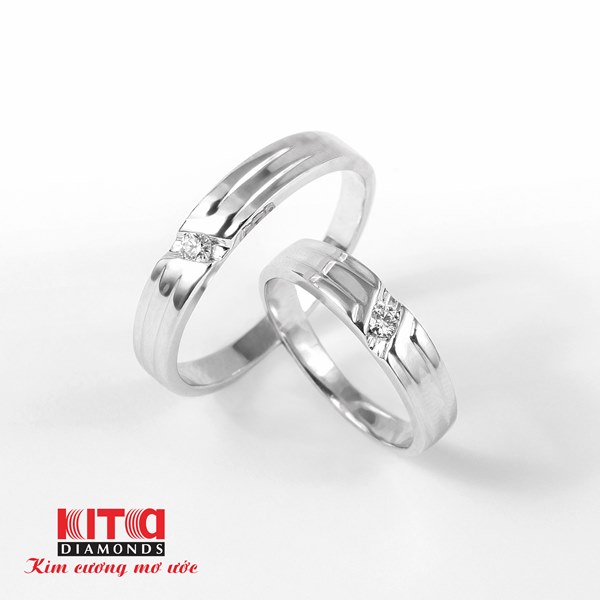 Nữ trang có Kim Cương được đính chấu thấp